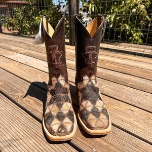 Tin Haul women’s cowboy boots
